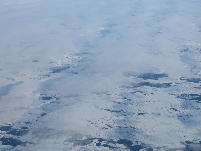 Dünne Wolken über Meereis, aus Polar 5 während COMPEX